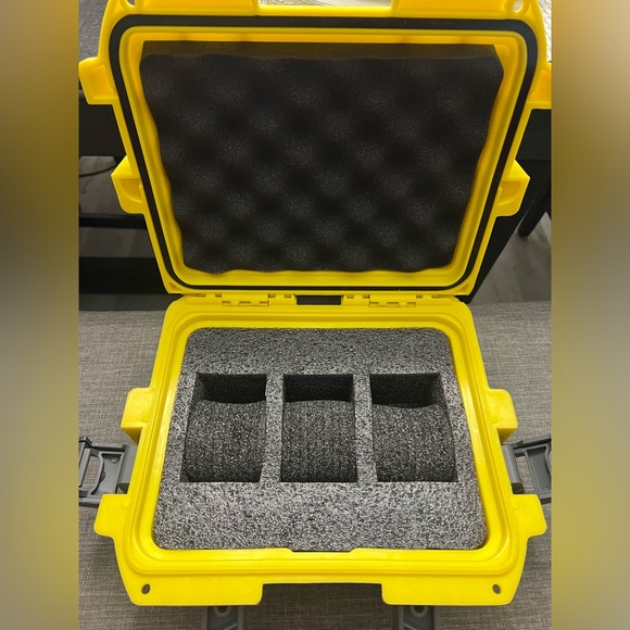 New Invicta 3 Slot watch case waterproof Black Foam Interior Removable Cushions - Picture 9 of 12